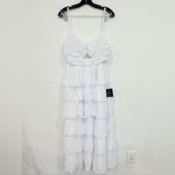 NWT Lulu’s Poised Impression White Tiered Ruffled Cutout Midi Dress Size Medium - Picture 2 of 7